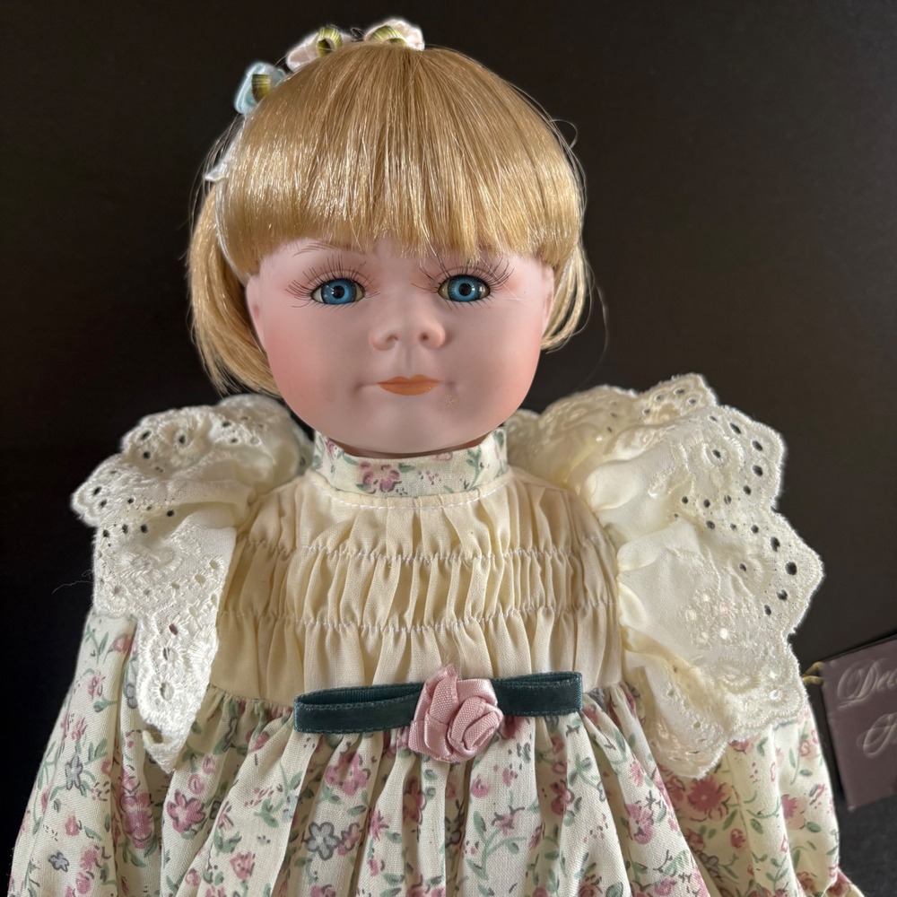 1990s porcelain doll flower linen dress blue eyes 15 inch tall girl blonde - Picture 12 of 14